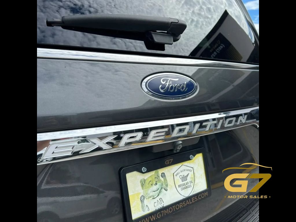 Used 2018 Ford Expedition XLT w/ Equipment Group 202A RWD image 10