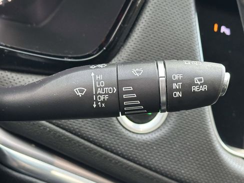 Used 2017 Cadillac XT5 Luxury w/ Driver Awareness Package image 21