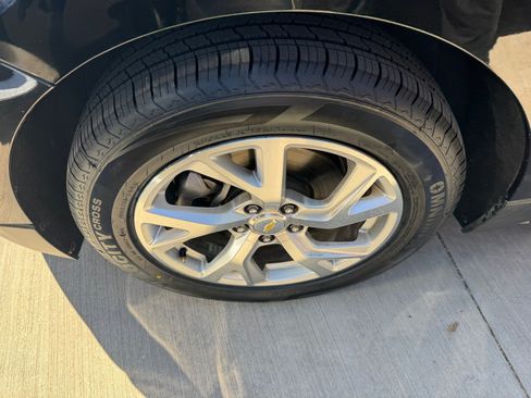 Used 2020 Chevrolet Equinox LT FWD image 8