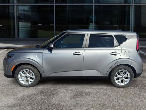 Used 2025 Kia Soul LX w/ LX Technology Package image 8