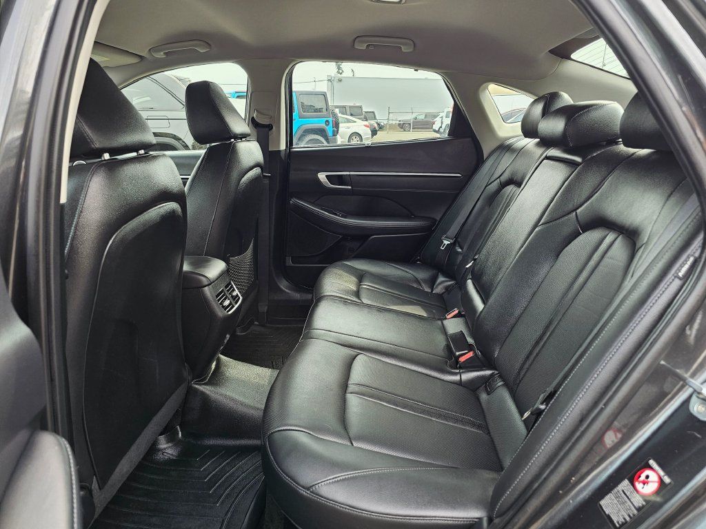 Used 2022 Hyundai Sonata Limited w/ Cargo Package FWD image 16