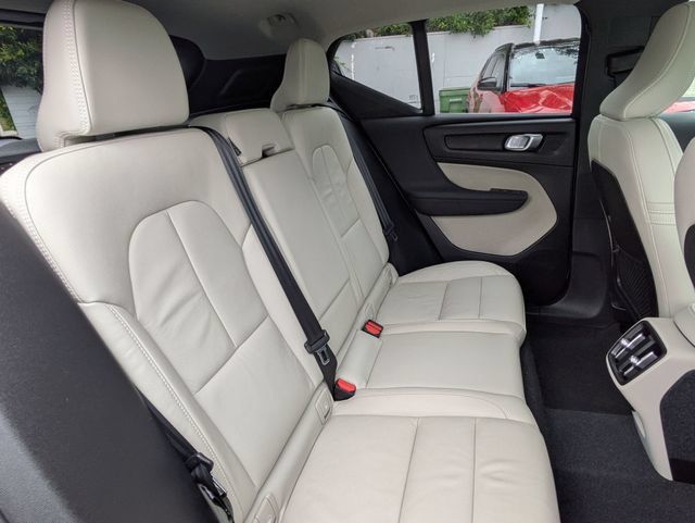 Certified 2023 Volvo XC40 B5 Ultimate AWD/4WD image 30
