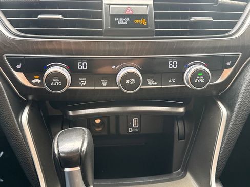 Used 2018 Honda Accord EX-L image 16