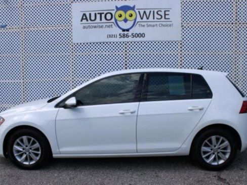 Used 2017 Volkswagen Golf S image 5