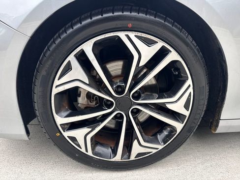 Used 2018 Honda Accord Sport image 11
