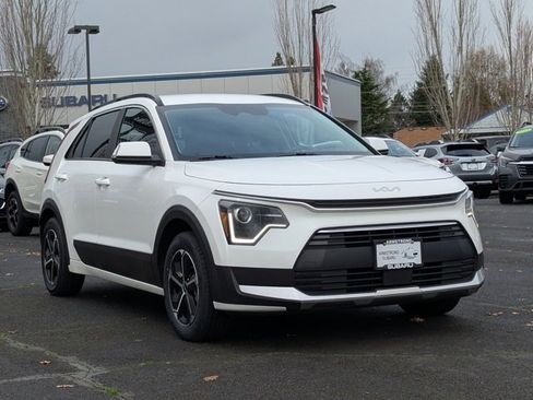 Used 2023 Kia Niro EX image 7