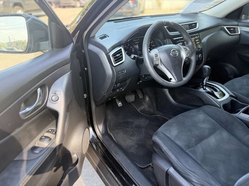 Used 2016 Nissan Rogue S w/ Appearance Package AWD/4WD image 7