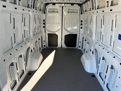 New 2025 Mercedes-Benz Sprinter 2500 image 15