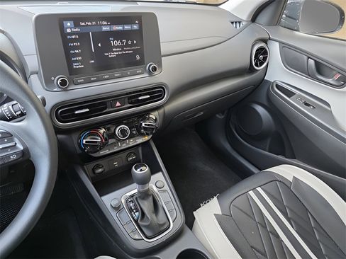 Used 2023 Hyundai Kona SEL image 29