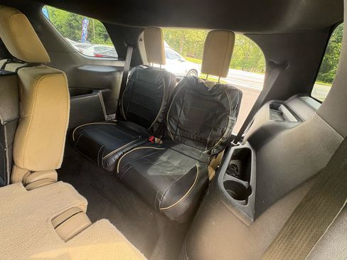 Used 2017 Ford Explorer FWD image 11