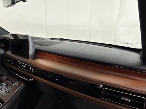 Used 2022 Lincoln Aviator Reserve w/ Equipment Group 201A image 32