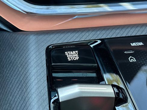 Used 2025 BMW X3 xDrive30i w/ Premium Package image 29