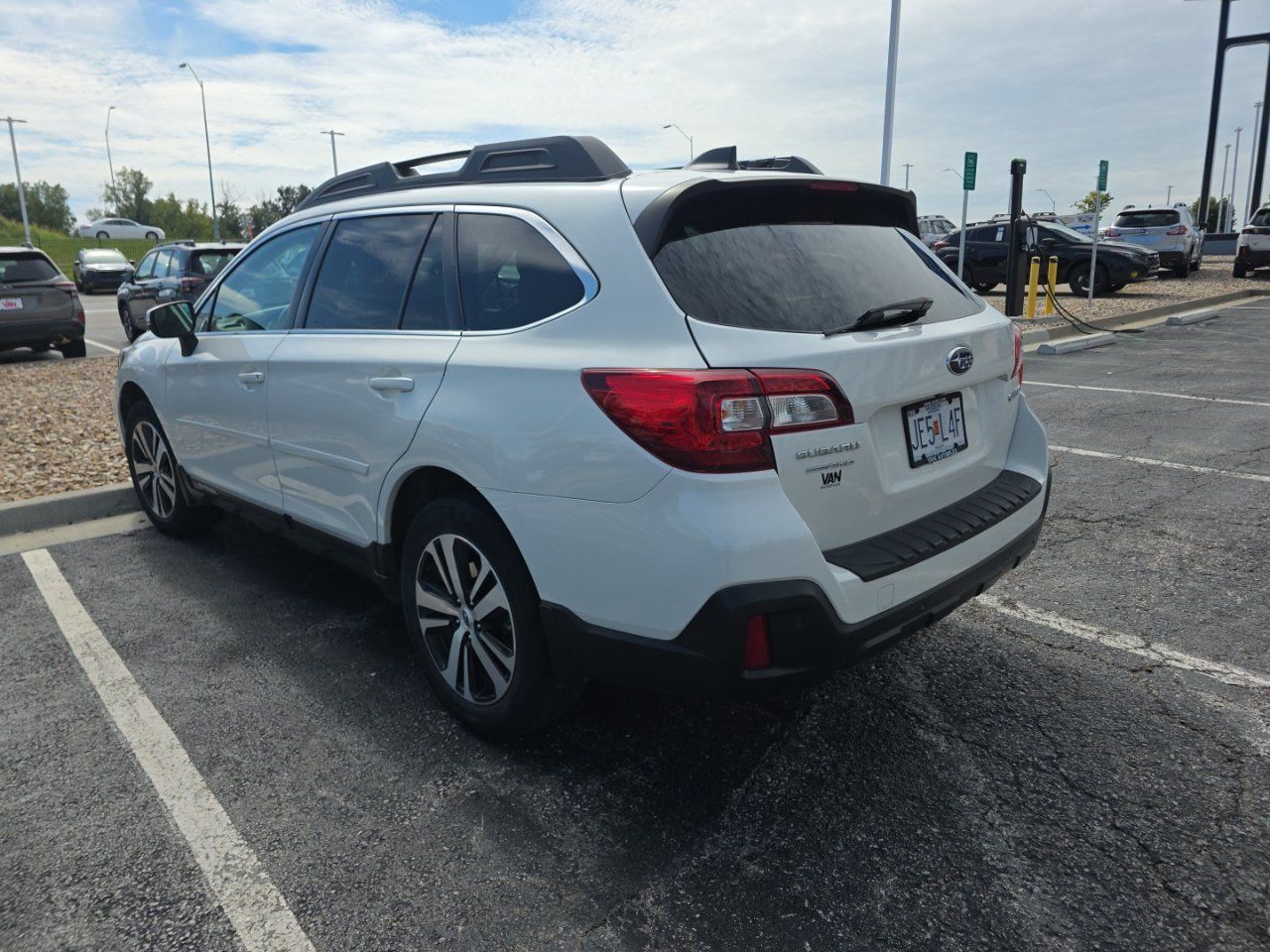 Used 2018 Subaru Outback 2.5i Limited AWD/4WD image 7