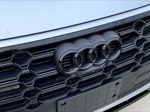 Used 2024 Audi Q5 2.0T Prestige w/ Prestige Package image 32