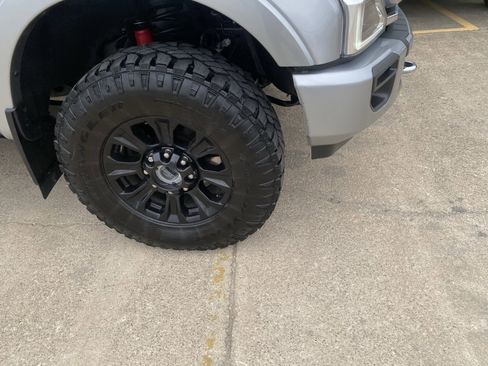 Used 2022 Ford F250 Platinum w/ Tremor Off-Road Package image 4