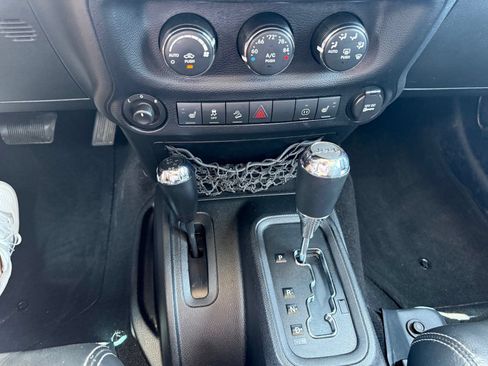 Used 2012 Jeep Wrangler Unlimited Sahara w/ Dual Top Group AWD/4WD image 17