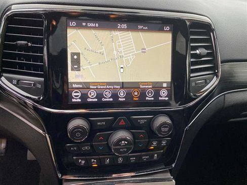 Used 2020 Jeep Grand Cherokee Limited image 11