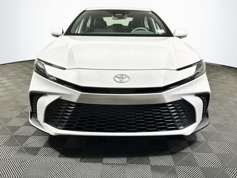 Used 2025 Toyota Camry SE w/ Convenience Package FWD image 3