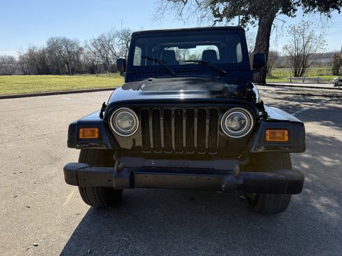 Used 2005 Jeep Wrangler SE image 2