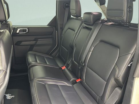 Used 2025 Ford Bronco Badlands AWD/4WD image 11