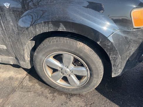 Used 2008 Ford Escape XLT image 9