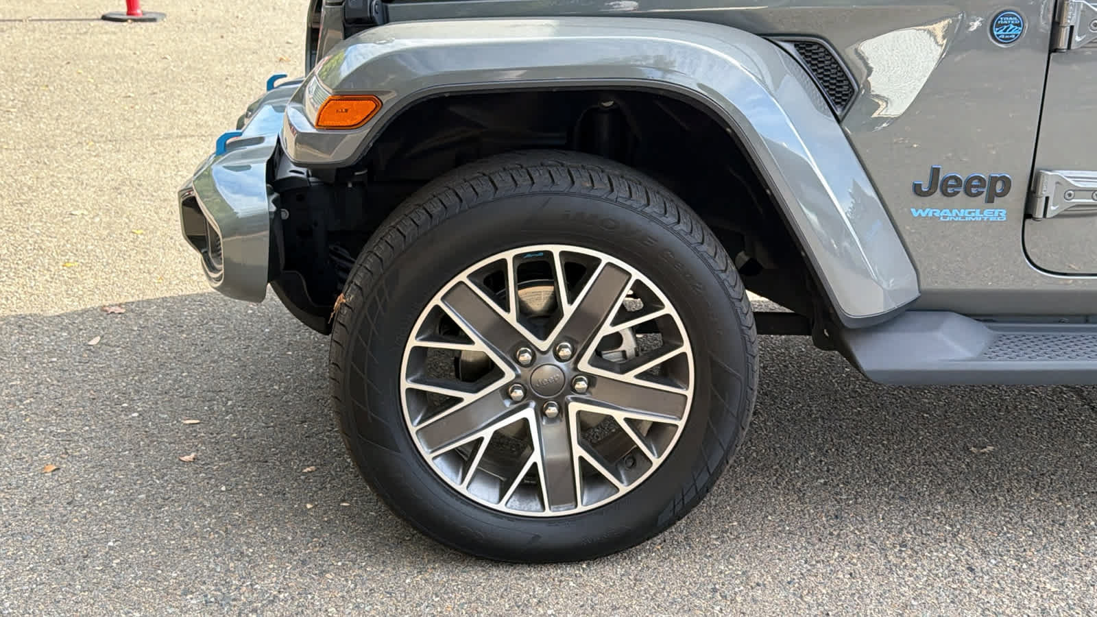 Used 2022 Jeep Wrangler Unlimited Sahara AWD/4WD image 9
