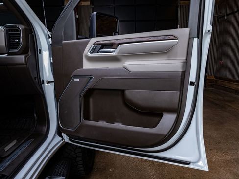 Used 2025 GMC Sierra 2500 SLT image 37