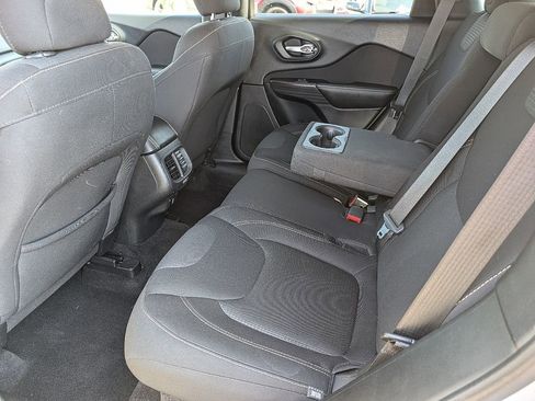 Used 2017 Jeep Cherokee Latitude image 18