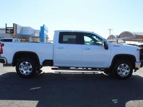 Used 2022 Chevrolet Silverado 2500 LTZ w/ LTZ Premium Package image 2