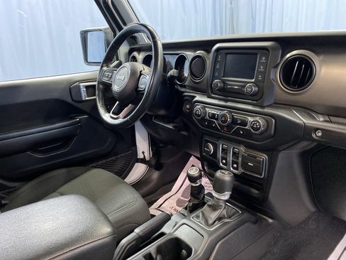 Certified 2020 Jeep Wrangler Sport image 33