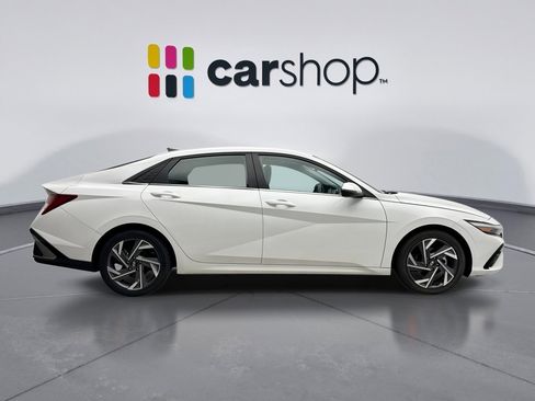 Used 2025 Hyundai Elantra Limited image 6