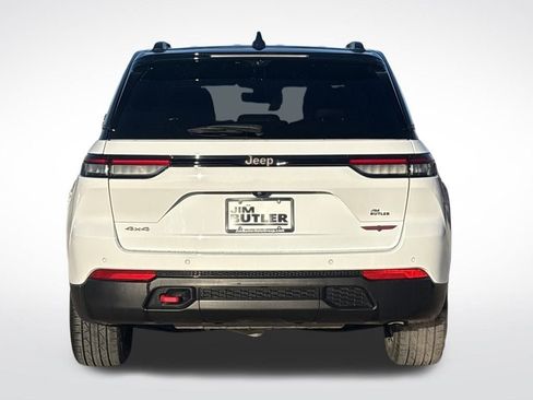 Used 2022 Jeep Grand Cherokee Trailhawk w/ Luxury Tech Group III image 6