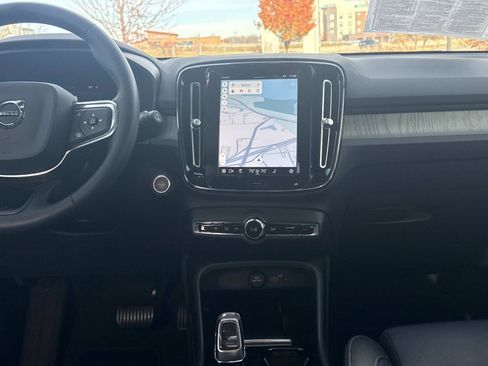 Certified 2024 Volvo XC40 B5 Plus w/ Climate Package image 14