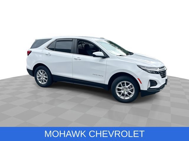 Used 2023 Chevrolet Equinox LT AWD/4WD image 2