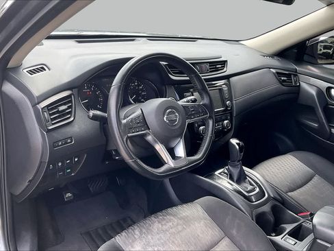 Used 2019 Nissan Rogue SV FWD image 17