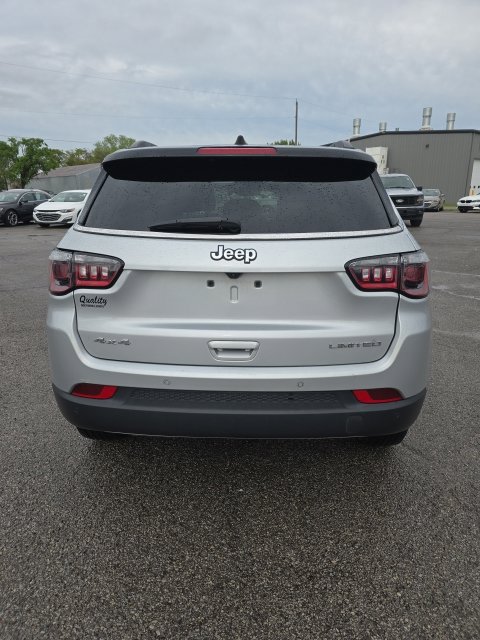 Used 2024 Jeep Compass Limited AWD/4WD image 4