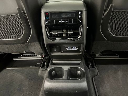 Used 2024 Jeep Grand Cherokee L Limited w/ Luxury Tech Group II image 23