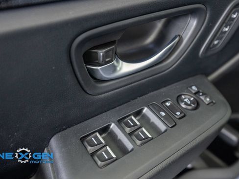 Used 2025 Honda Pilot Elite image 12