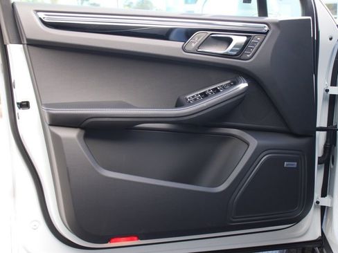 New 2026 Porsche Macan S image 17