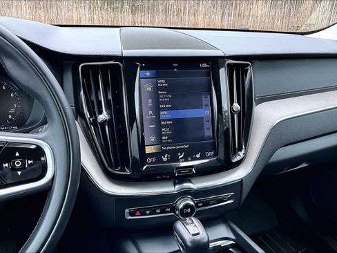 Used 2018 Volvo XC60 T5 Inscription w/ Convenience Package image 7