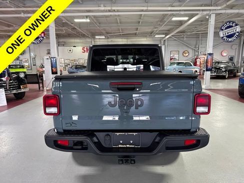 Used 2024 Jeep Gladiator Sport AWD/4WD image 4