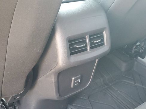 Certified 2024 Chevrolet Equinox LS w/ LS Convenience Package AWD/4WD image 33