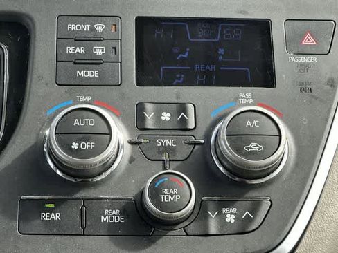 Used 2018 Toyota Sienna XLE w/ XLE Navigation Package image 15