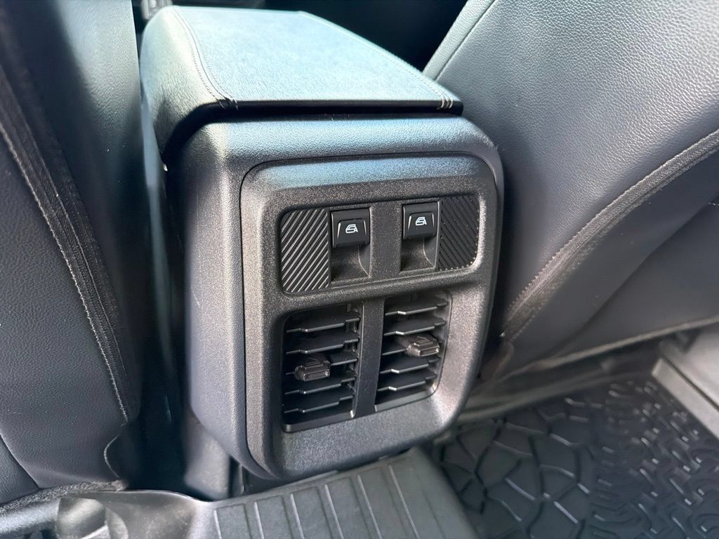 Used 2025 Ford Bronco Outer Banks AWD/4WD image 34