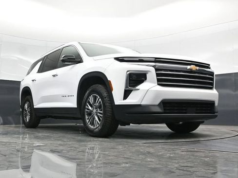 Used 2024 Chevrolet Traverse LT AWD/4WD image 55