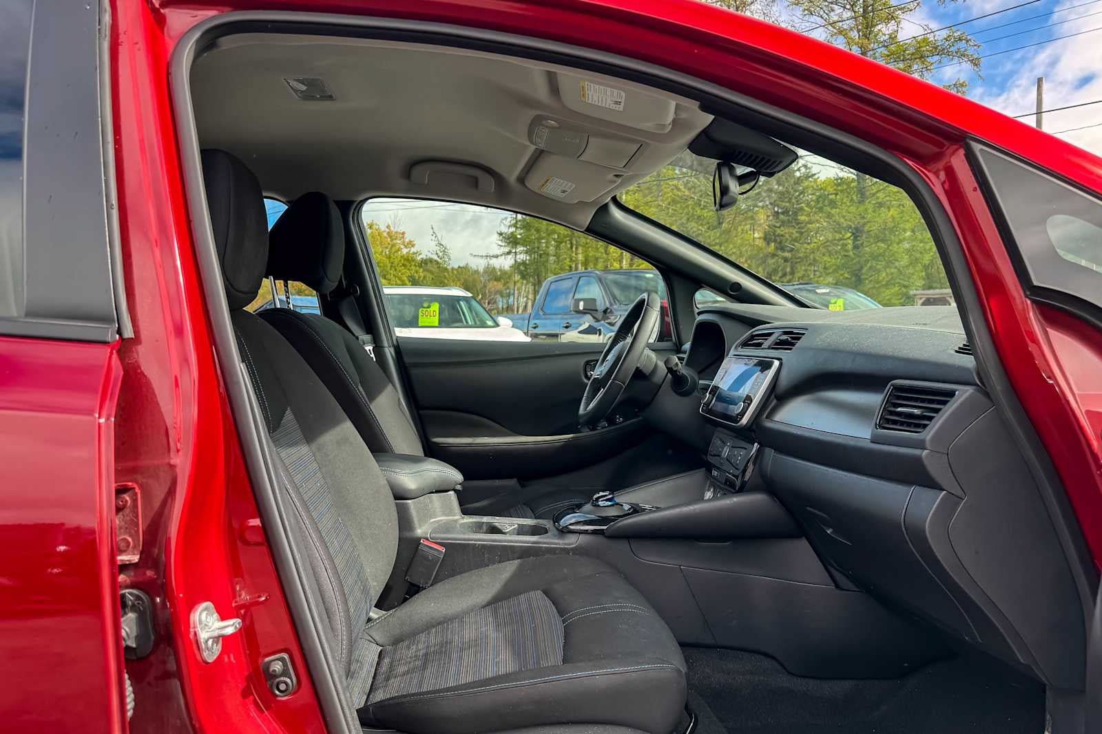 Certified 2025 Nissan Leaf SV Plus FWD image 9