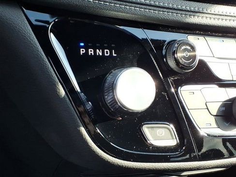 New 2026 Chrysler Pacifica Select image 10