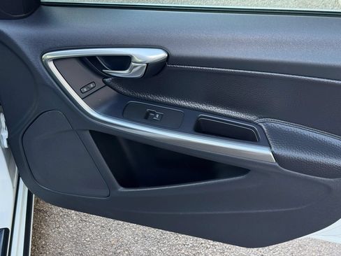 Used 2012 Volvo S60 T5 FWD image 22