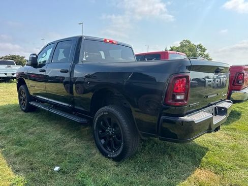 Used 2025 RAM 2500 Big Horn AWD/4WD image 3