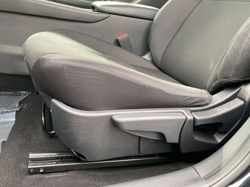 Used 2025 Nissan Sentra S image 22